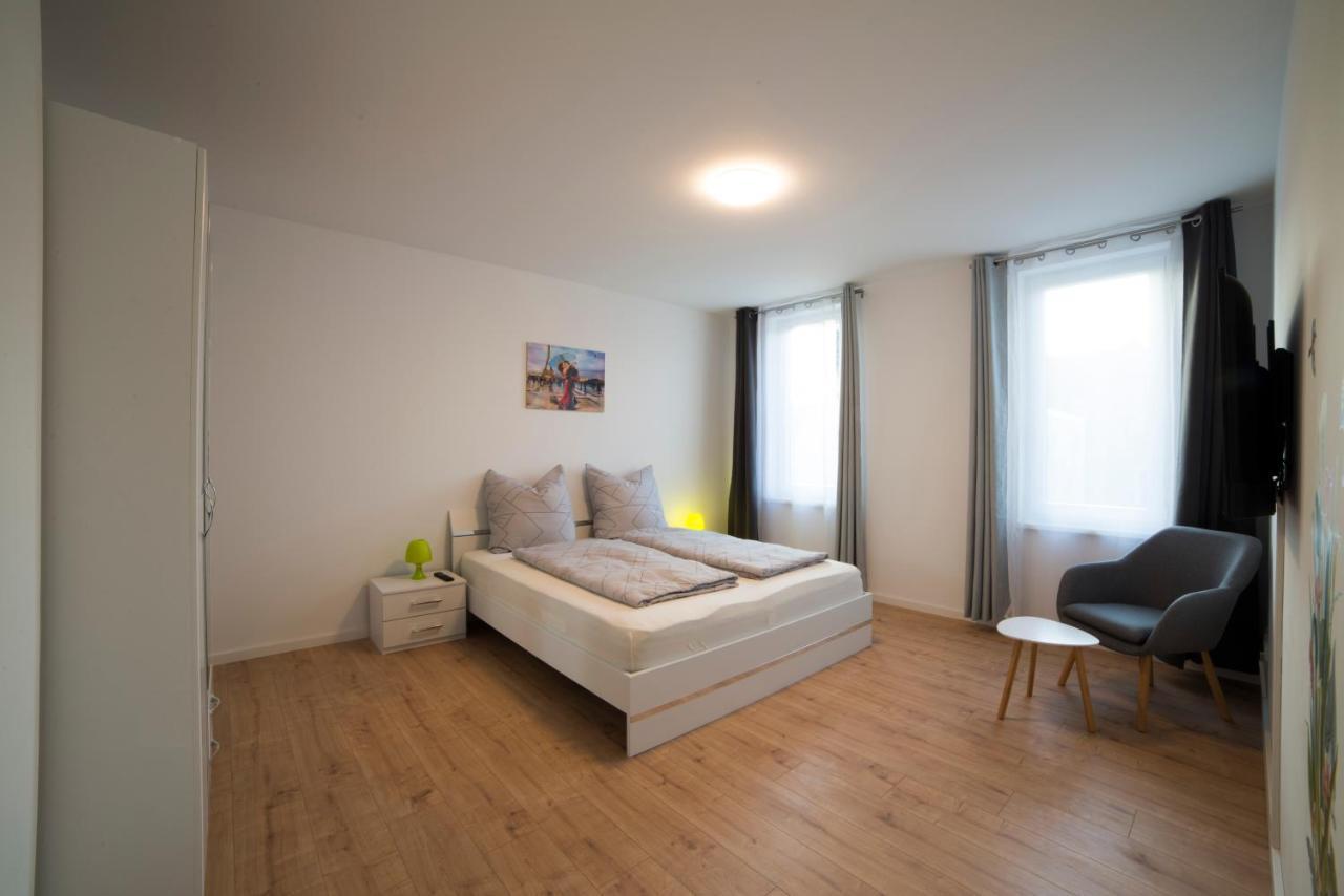 Schoene Ferienwohnung 78M2, 3 Schlafzimmer, 2 Baeder, Zentrumnah, 1Og Erfurt Exteriér fotografie