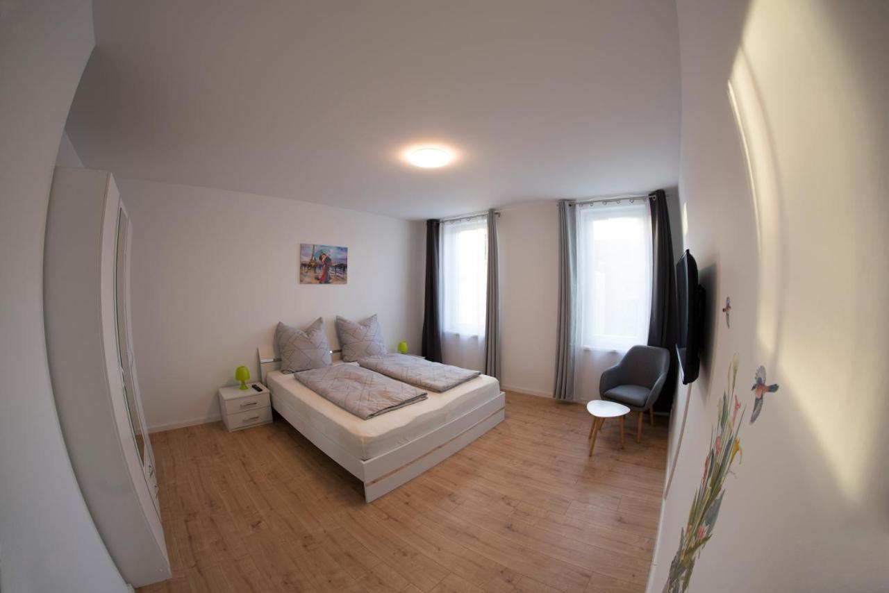 Schoene Ferienwohnung 78M2, 3 Schlafzimmer, 2 Baeder, Zentrumnah, 1Og Erfurt Exteriér fotografie