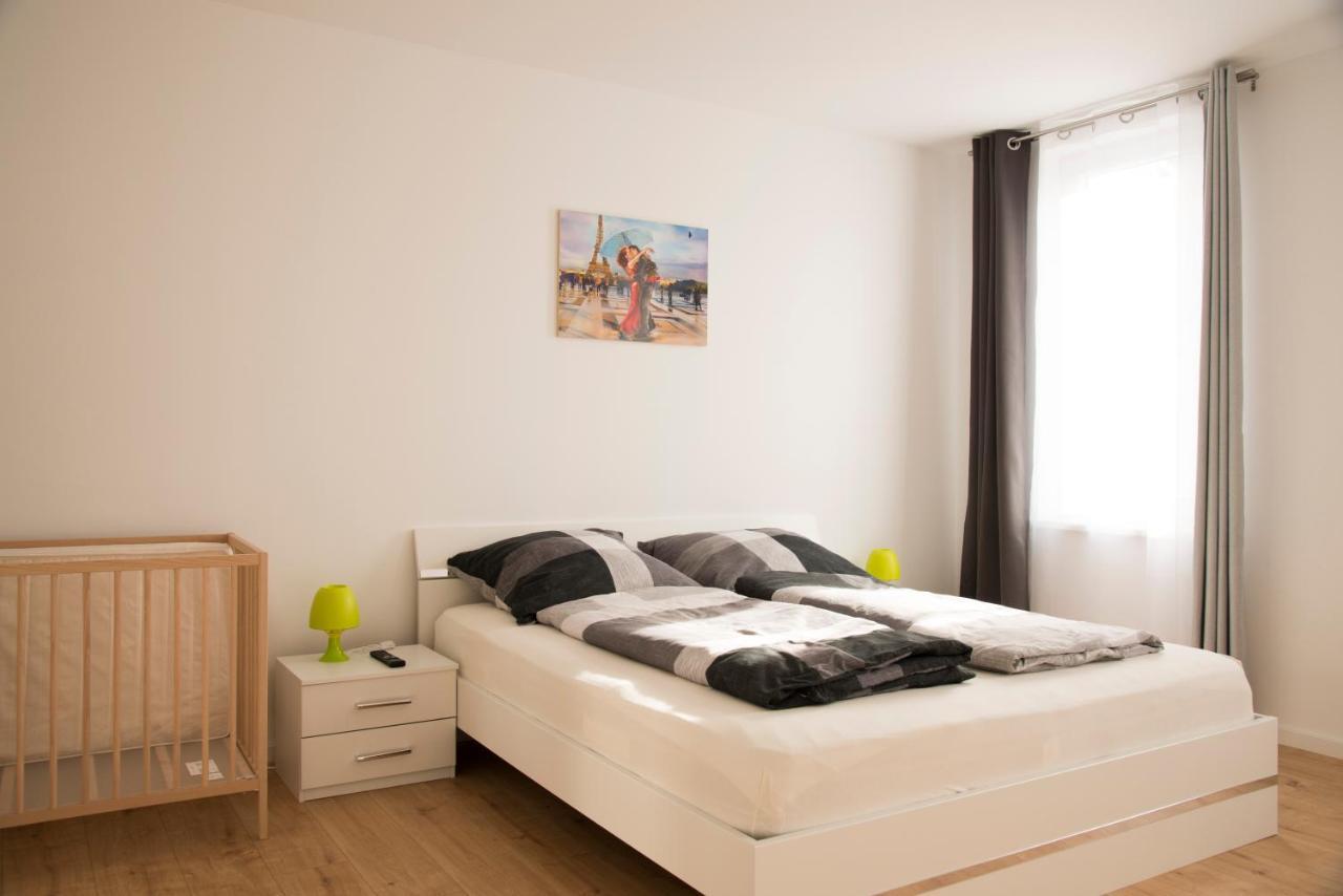 Schoene Ferienwohnung 78M2, 3 Schlafzimmer, 2 Baeder, Zentrumnah, 1Og Erfurt Exteriér fotografie
